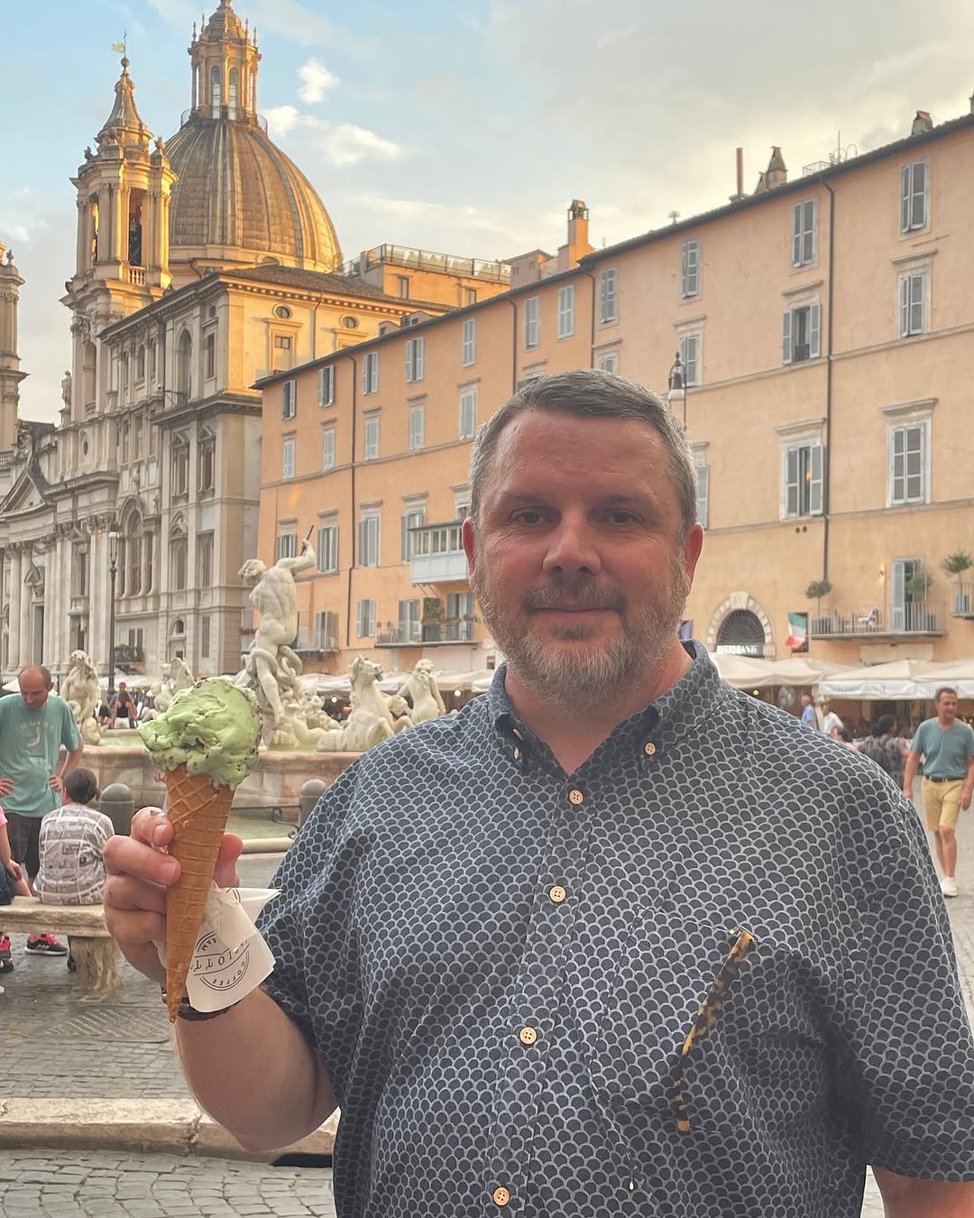 Evening walks around our neighborhood. #roma #hotelmartispalace #piazzanavona #italia