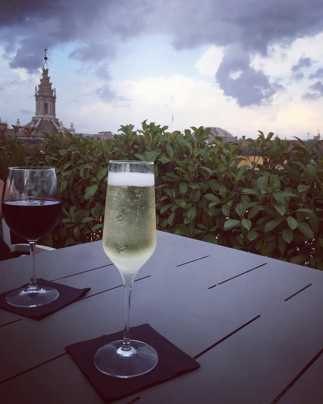 #rome #yourrometour #wine #winelover #aperitif #apetime #drik #terrace #terracewithview #foodtour #r