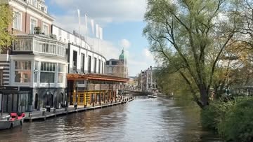 Hello beautiful Amsterdam 🌷
Our doors are open to welcome you to a city of picturesque canals, hist