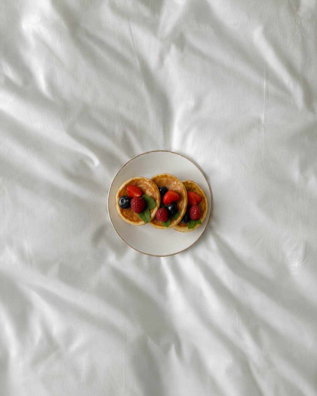 Stay a little longer, wake up to breakfast in bed 🥐
Your perfect escape starts at Amsterdam Marriot