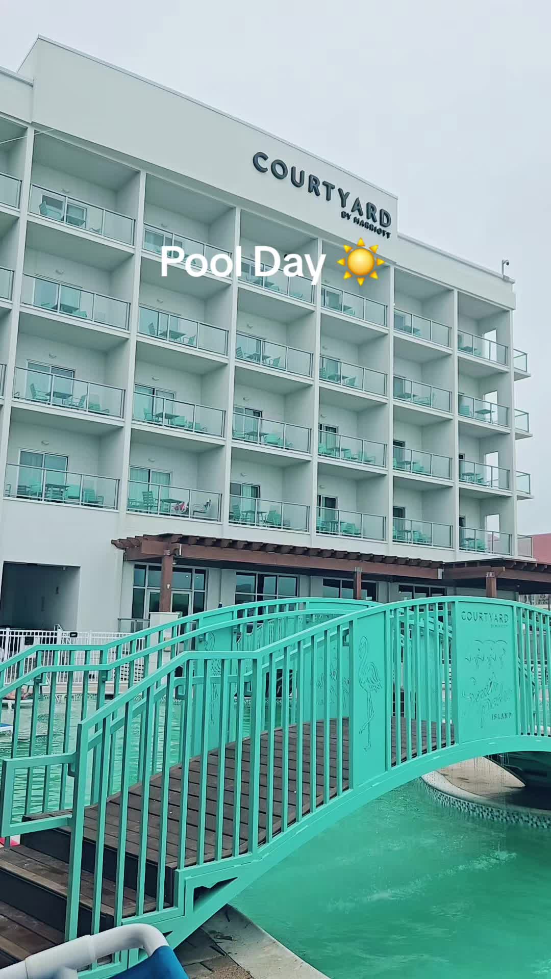 recomiendo
Courtyard by Marriot 
#courtyard #spi #pool #sunnyday #tiktok