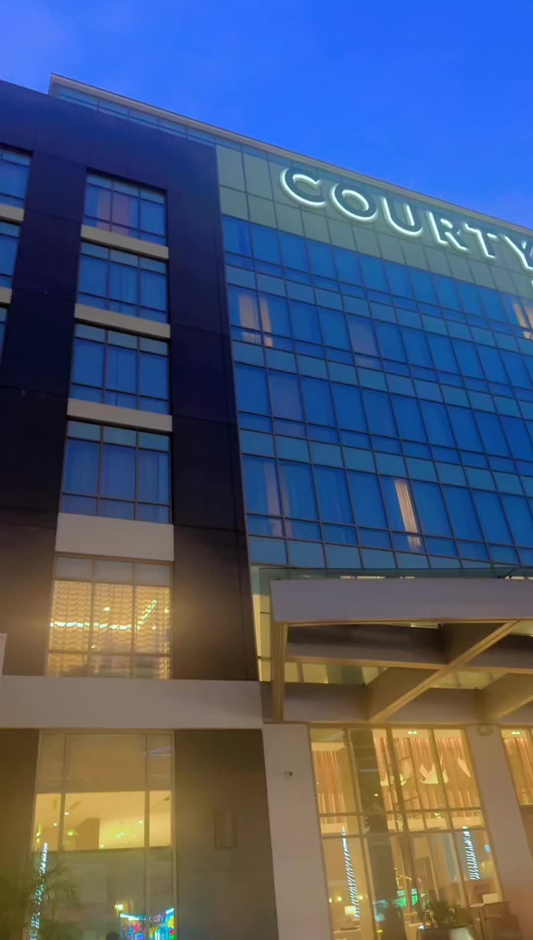 1st hotel : Courtyard by Marriott #losangelescalifornia #holiday #marriott #hotel #hotelreviews