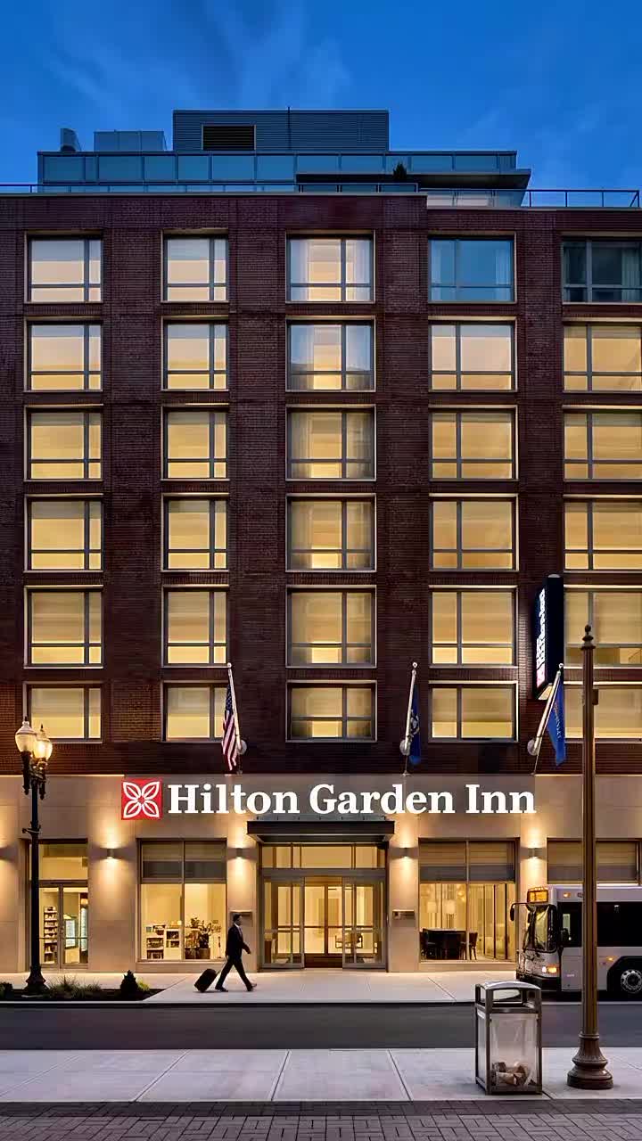 📍 Hilton Garden Inn New York Times Square South
326 W 37th St, New York, NY 10018, USA
.
.
✨ Stay i