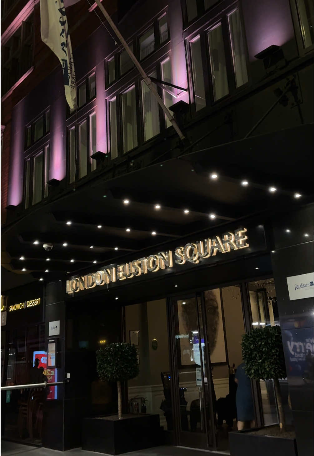 I'd defo be staying here again for a flying trip to London 🇬🇧 @Radisson Blu London @socialtiphq ad