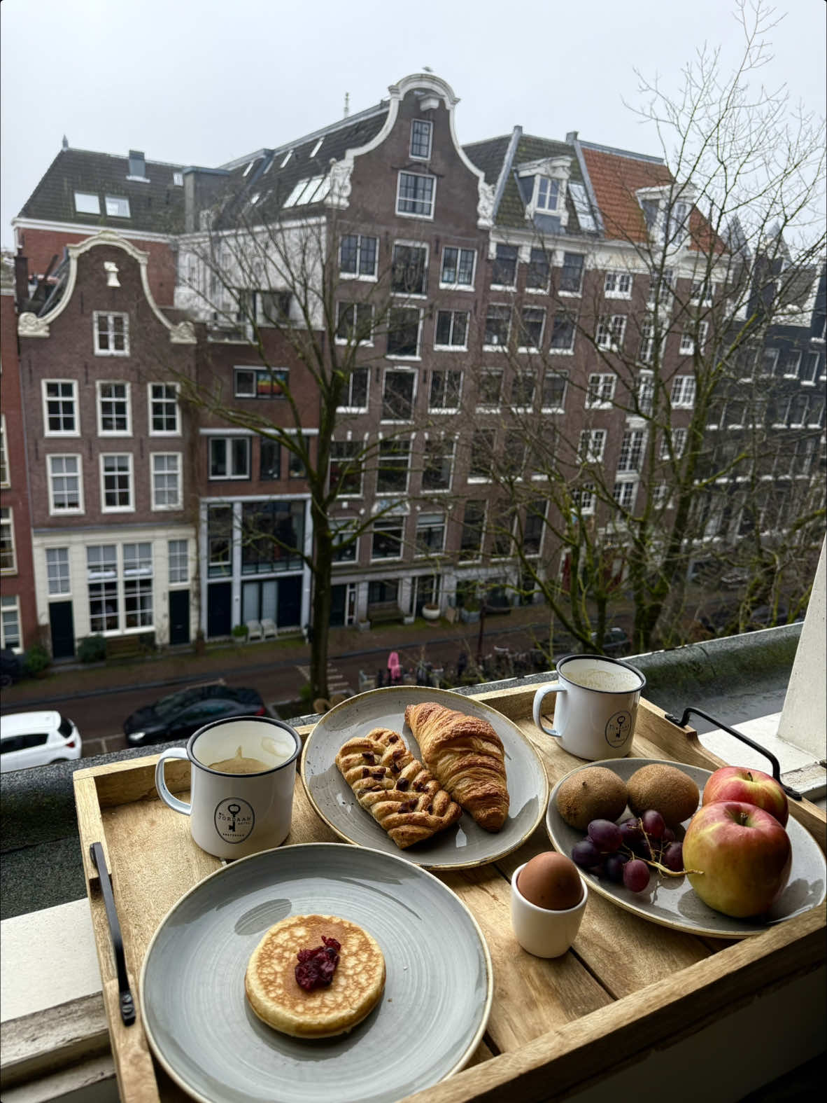 🪟Amsterdam’s vibes at  @Mr. Jordaan Hotel 

🗝️ Get 10% off your booking with ‘mrjordaansocial’ 

#