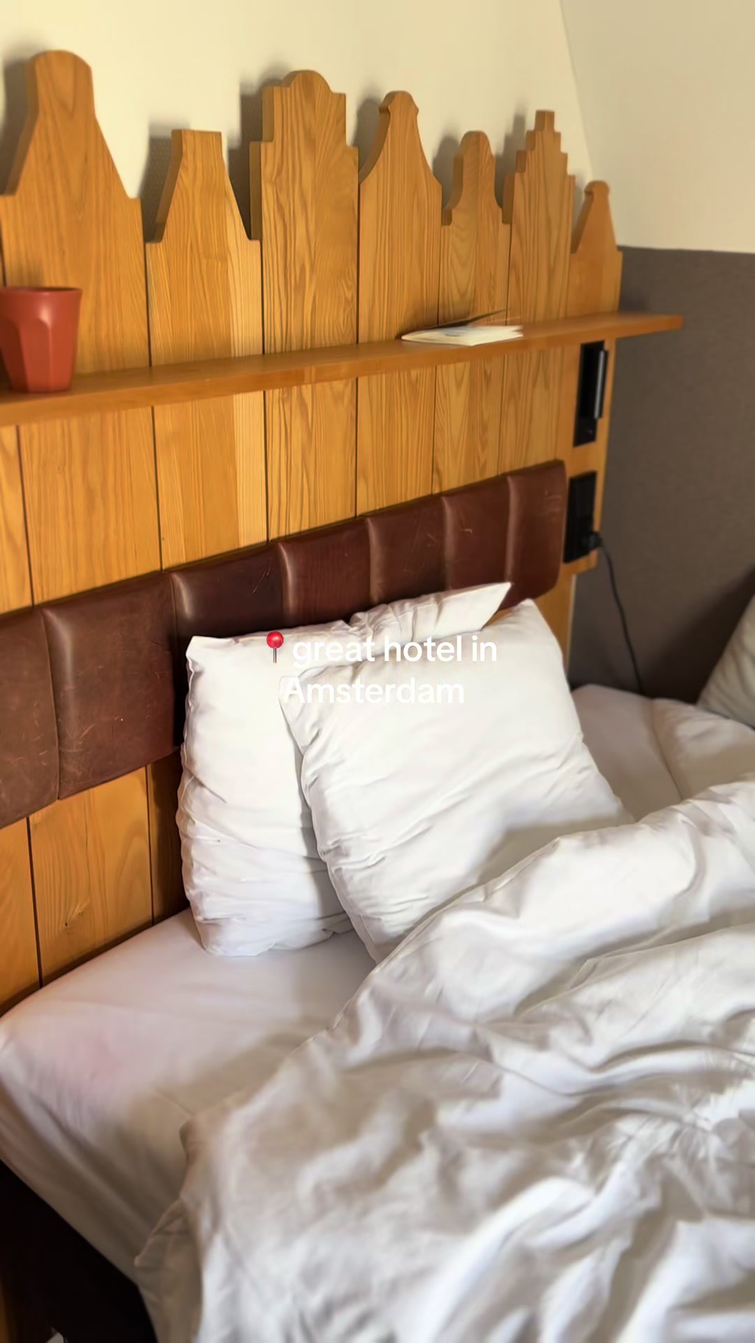 📍Mr Jordaan Hotel in the Jordaan neighborhood is perfectly located right next to the canals, cafes,