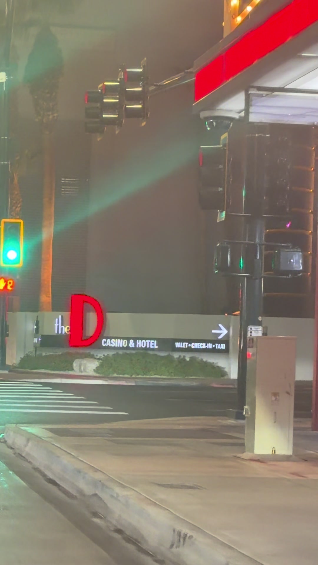 ✨ ¿Vale la pena hospedarse en The D Hotel? Así fue nuestra experiencia en pleno corazón de Fremont S