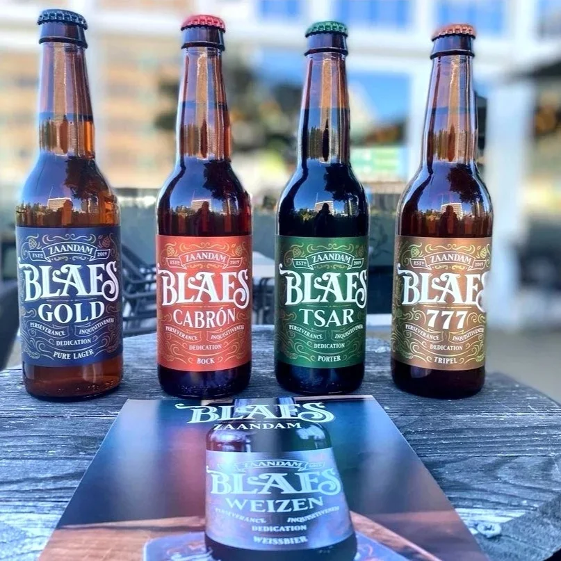 Het assortiment van Zaanse lokale bieren verkrijgbaar bij het prachtige hotel @zaanhotelamsterdamzaa