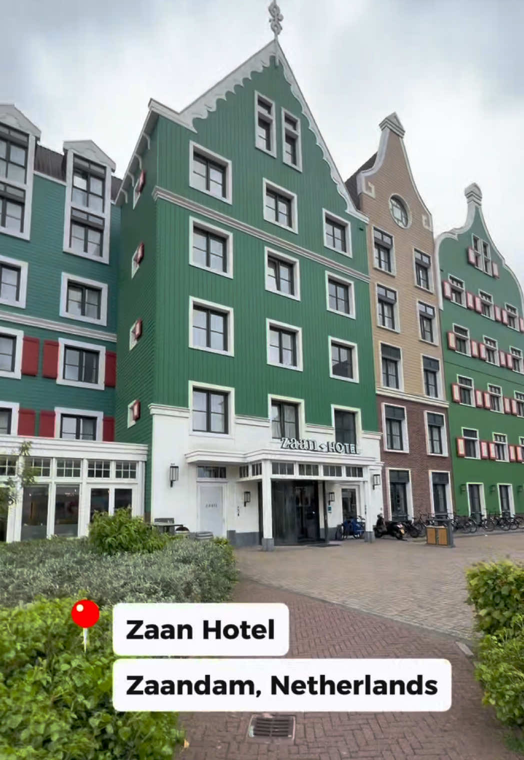 Room Tour of Zaan Hotel in Zaandam, 15 minutes by train to Amsterdam Central 🇳🇱

Though they could