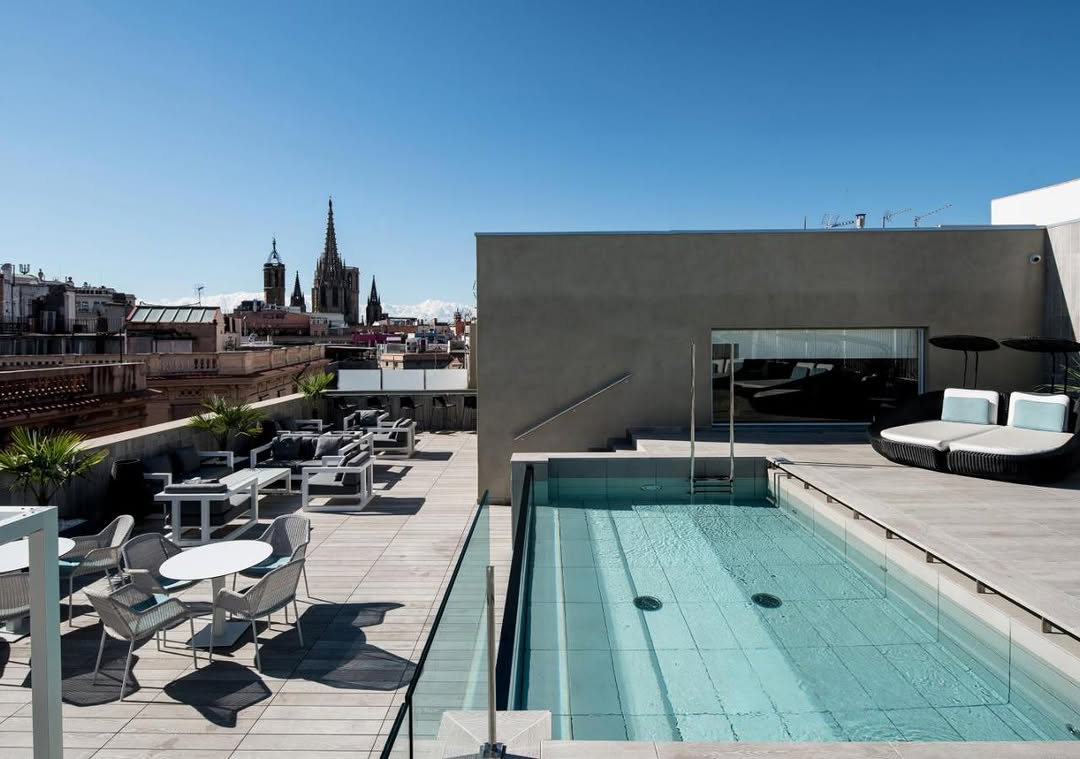 🏨✨ Escapada de Lujo en Barcelona: ¡Te mereces lo mejor!

El Catalonia Magdalenes Hotel se encuentra