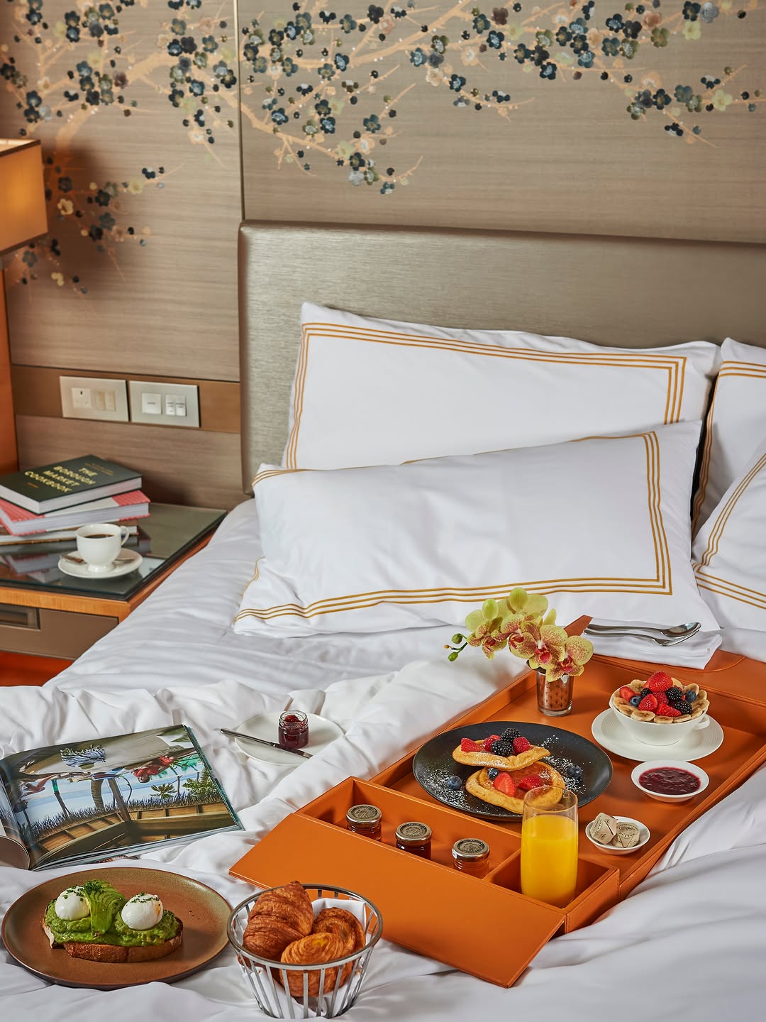 The art of a slow morning 

#shangrilatheshardlondon