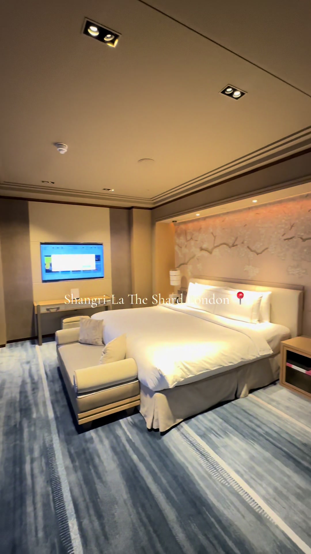 Shangri-La The Shard in London 🇬🇧
Room type: Westminster Suite  #fyp #hotels #london #staycation #