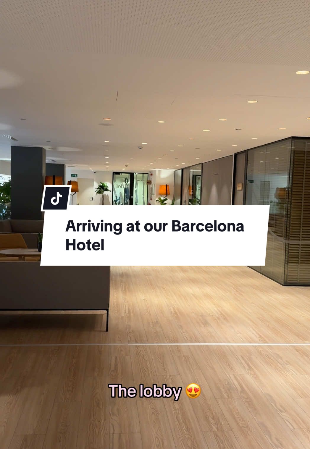 📍locations : 

Hotel : Innside by Meliá Barcelona Apolo - Av. del Paral·lel, 57-59, Sants-Montjuïc,