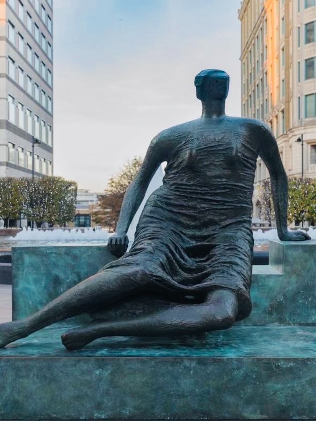 A quiet nod to Labour Day, right in the heart of Canary Wharf.
Old Flo has been sitting still since 