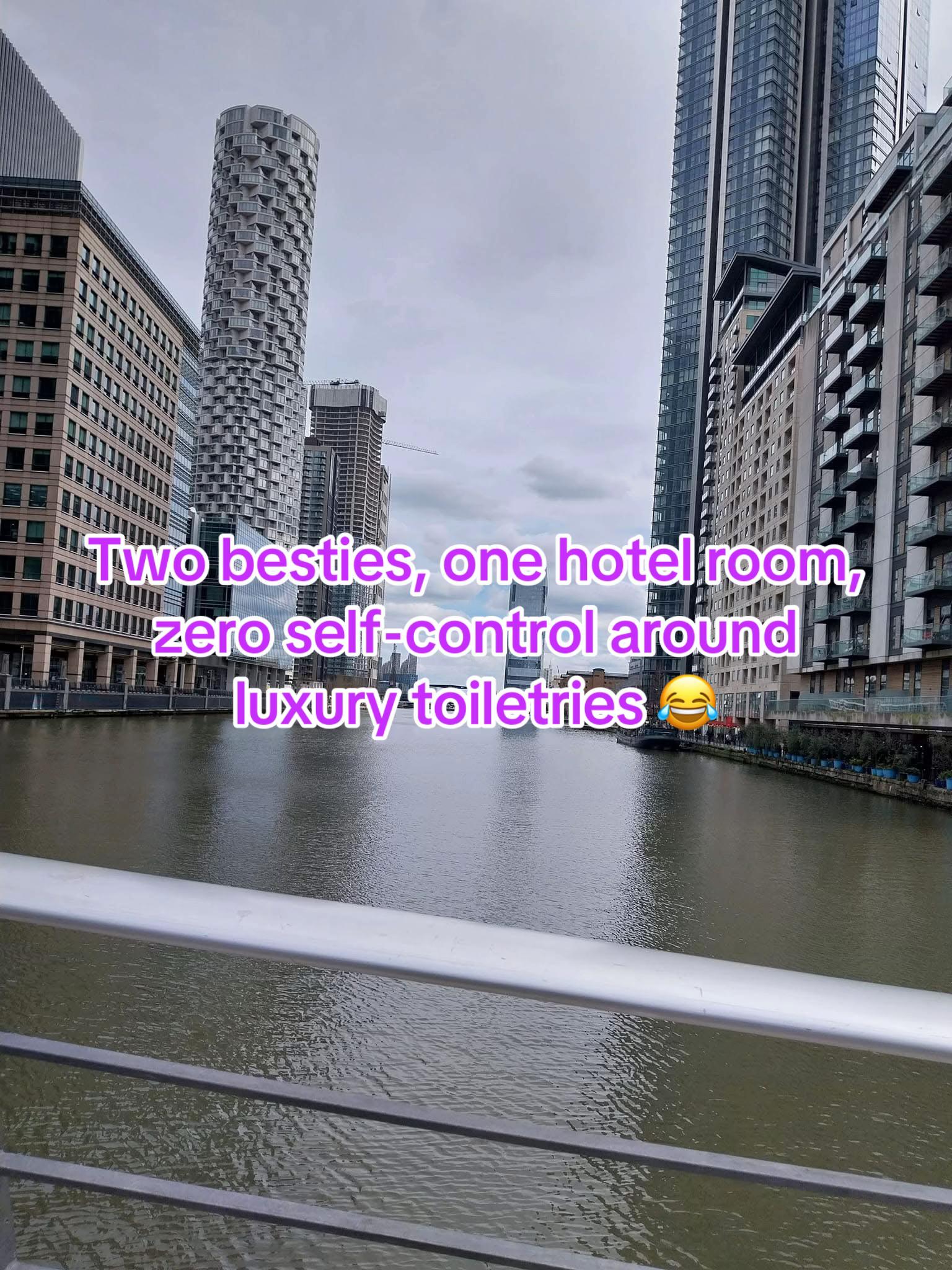 🏨 NOVOTEL CANARY WHARF REVIEW 🏨

Just two besties, a little retail therapy, and a much-needed over
