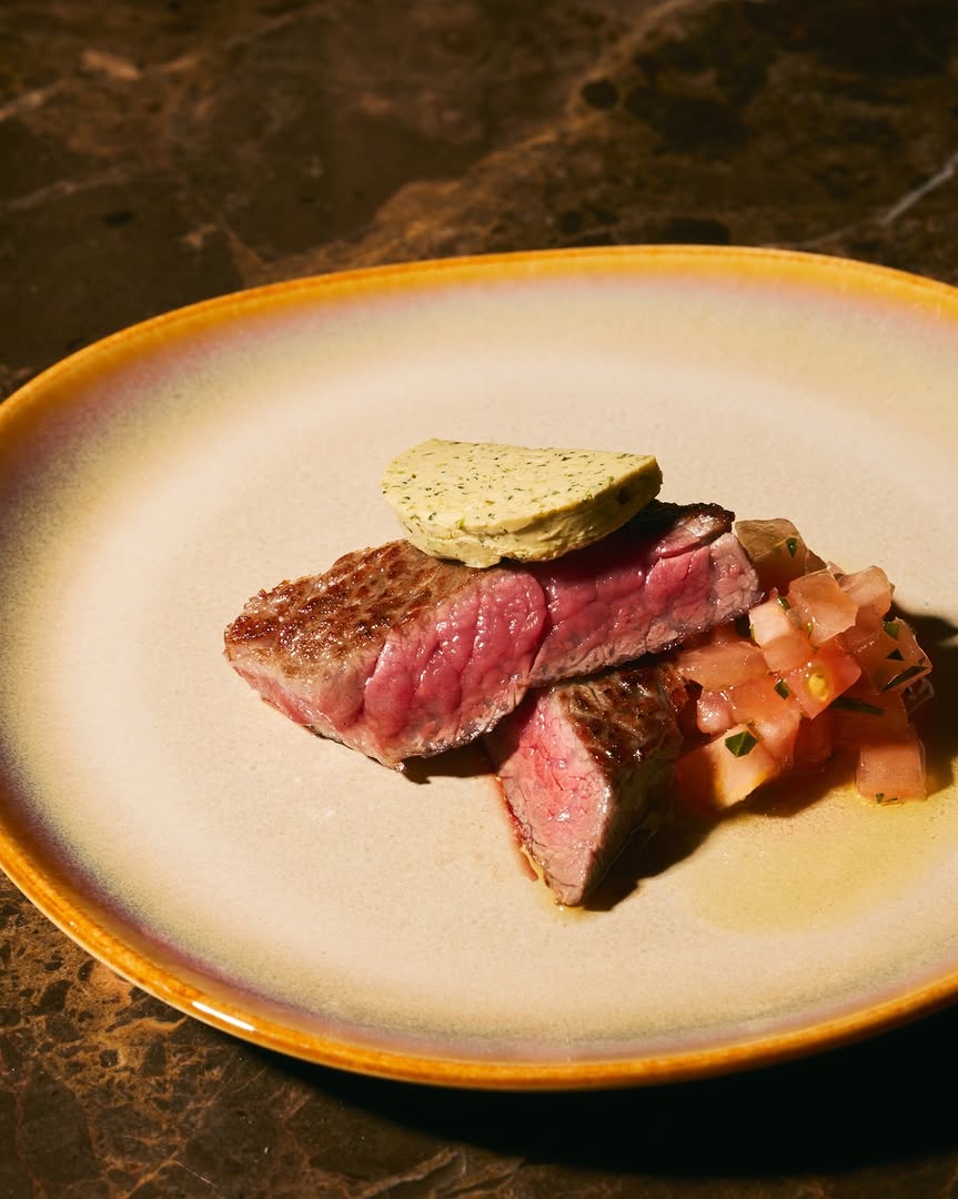夏の訪れとともに、心躍る特別なランチ・ディナータイムのご案内です。
2階「All Day Dining La Jyho」では、7・8月限定で、ご家族連れに嬉しいお得なキャンペーンを実施いたします。


