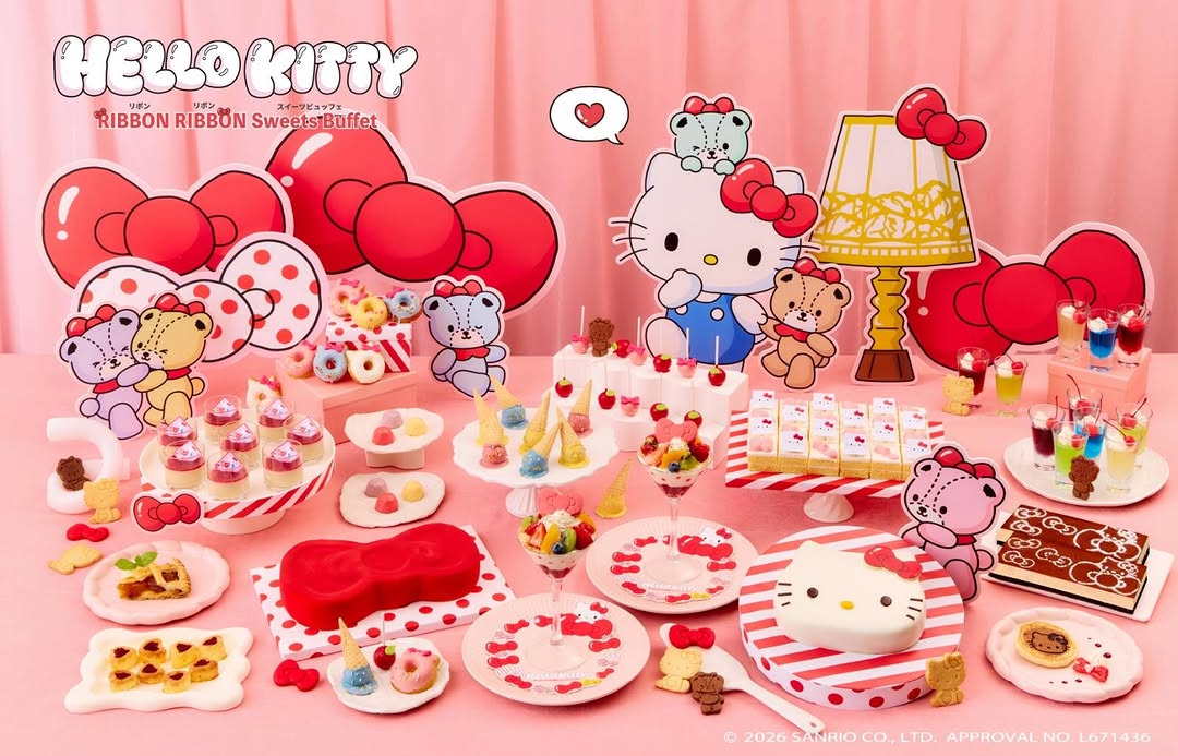 🎀🍎 Hello Kitty 粉絲必朝聖！京都推出超夢幻聯名甜點吃到飽！

京都世紀飯店（Kyoto Century Hotel） 攜手 Hello Kitty 推出期間限定 「HELLO KIT