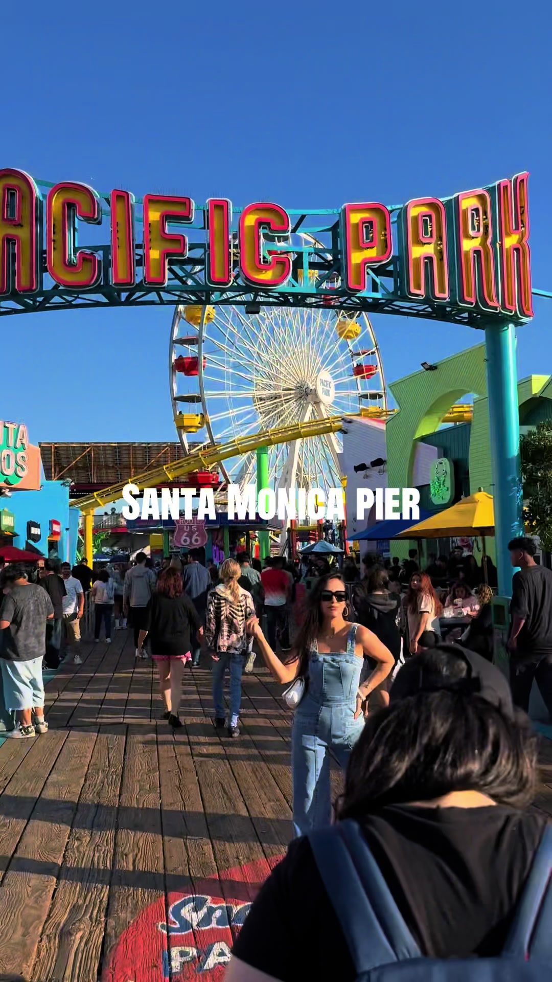 Life feels better by the ocean 🌊 💙

📍Santa Monica Pier 

#tiktokgogrow #losangeles #santamonicapi