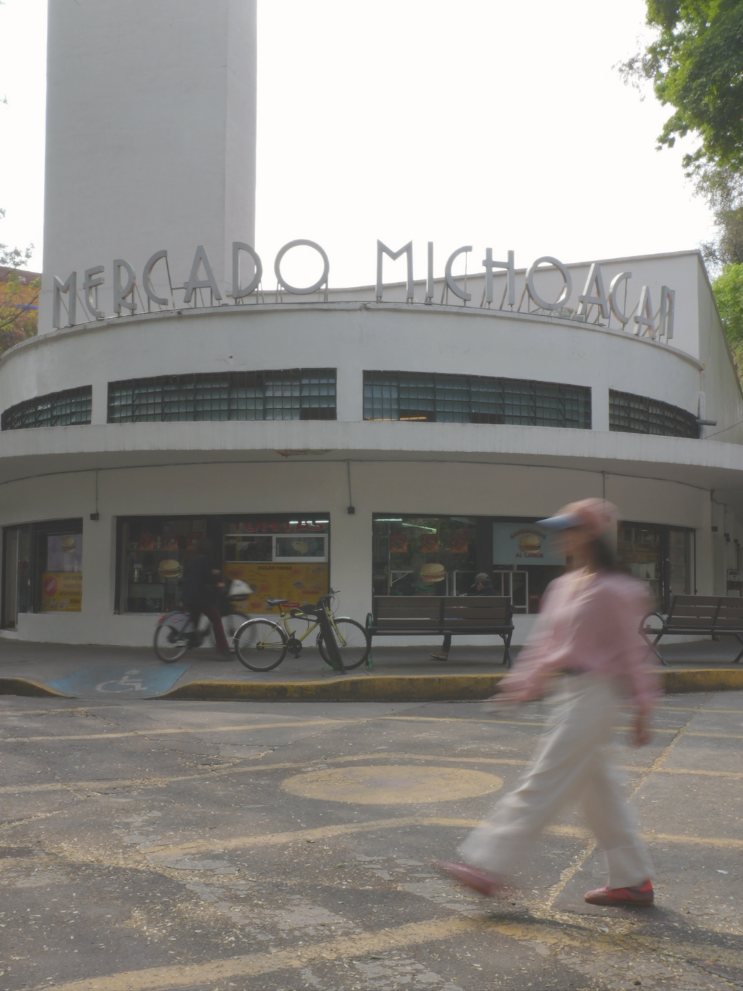 Mercado Michoacán is a feast for the senses 🍐✨. 

From the colorful stalls and hanging bags to the 