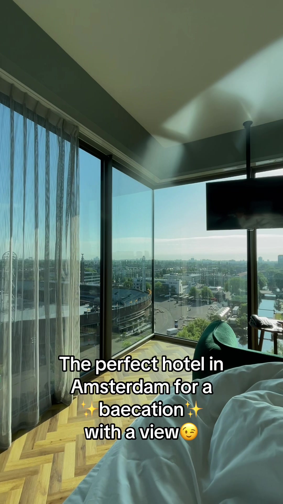 No gatekeeping for my girlies🤪🫶🏻 
#fyp #amsterdam #baecation #hotel #vacation