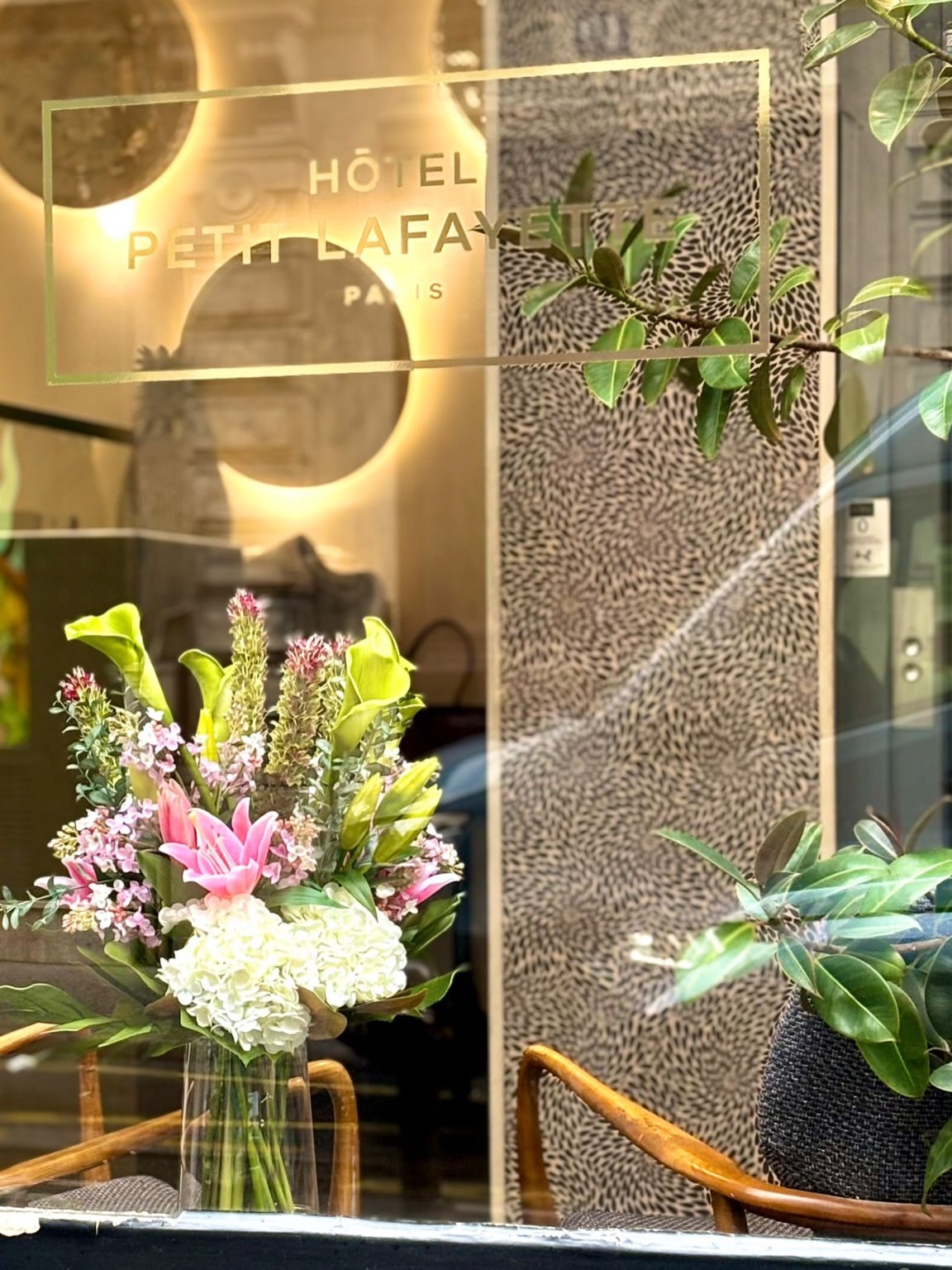 In our gallery this week (Hotel’s version) 
1. A brand new bouquet to brighten up our spaces 💐
2. T