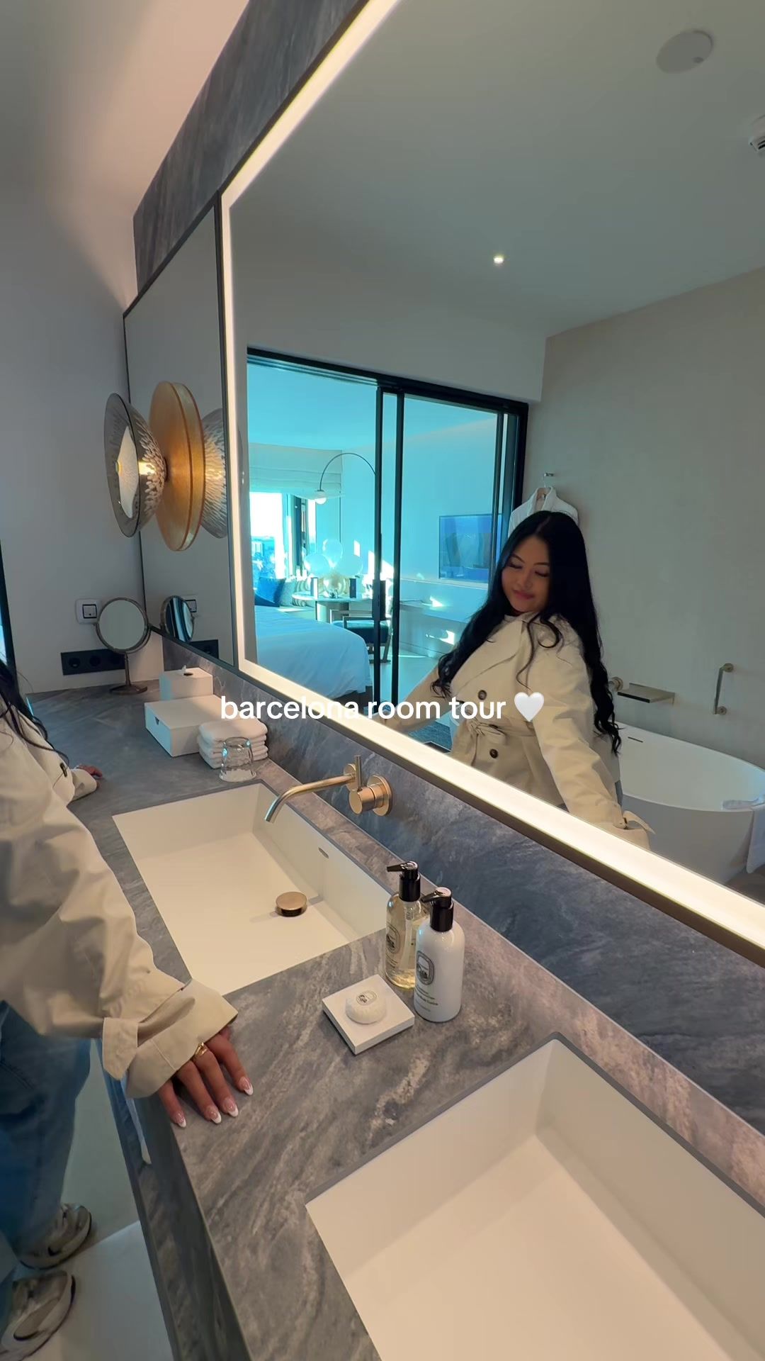 the best hotel in barcelona 🤍 

#roomtour #barcelona #housetour #trendingsound #hotel