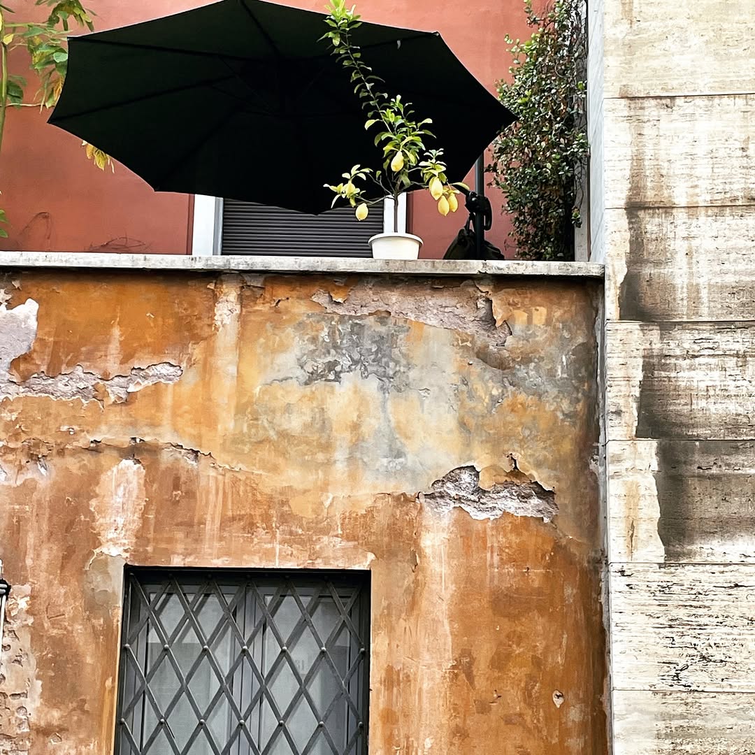View from across @palazzonavona 🍋

#rome #roma #italy #italia #europe #italytravel #visititaly #vis