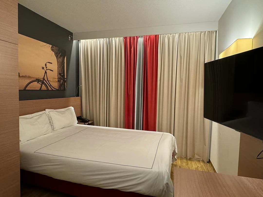 Another night at an airport hotel in the Schiphol area due to KLM irrops. 

#parkplazaamsterdamairpo