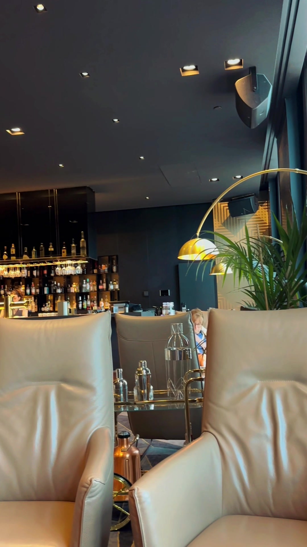 Park Plaza Victoria Hotel Amsterdam: Superior King Room—Canal View 🏨 #amsterdam #parkplaza #roomtou