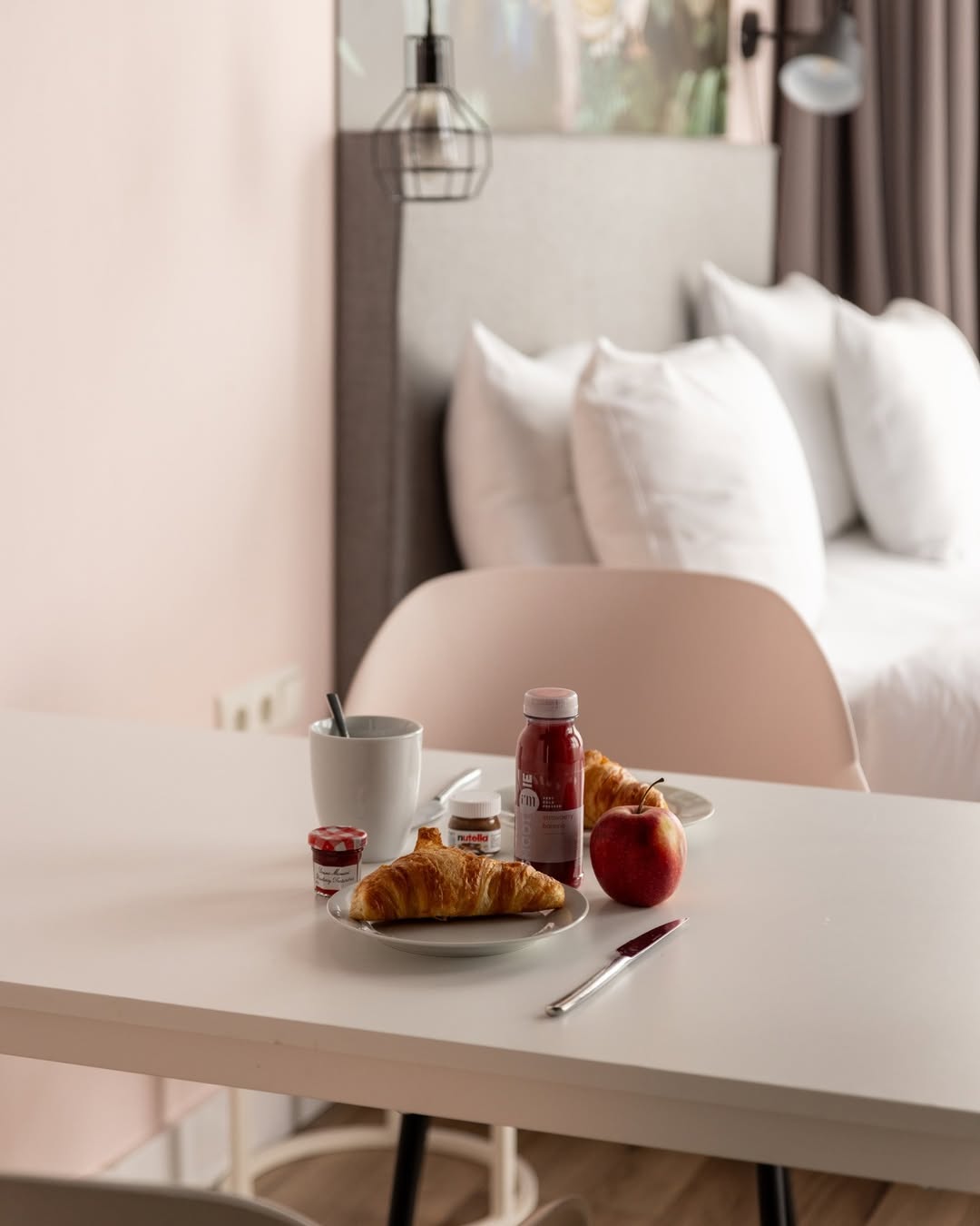 Your perfect morning starts here. 🥐

#Hotel2Stay #amsterdam #breakfasttime