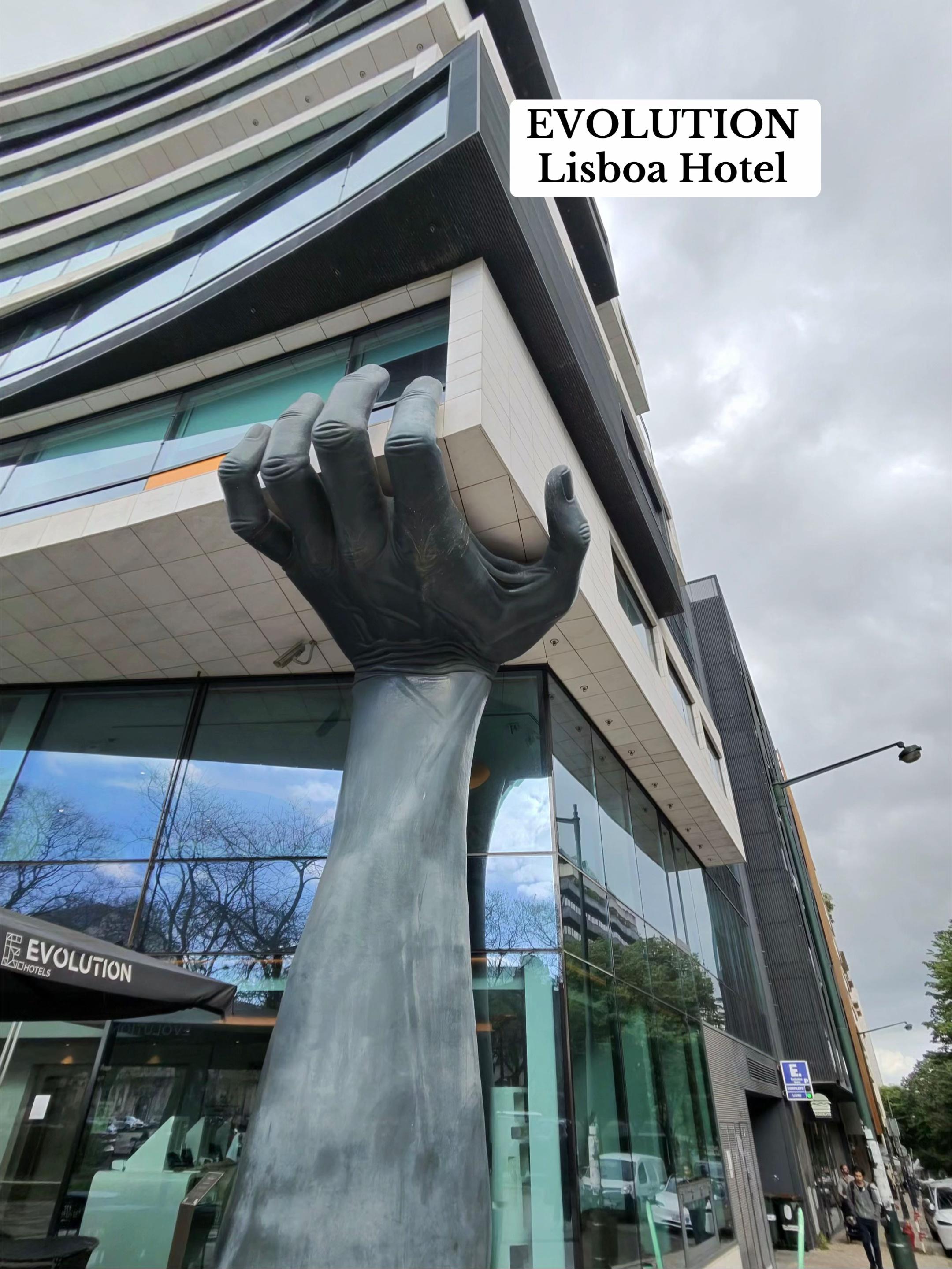 ✨Descoperă Lisabona într-un stil modern și vibrant! ✨
Te invităm să te cazezi la EVOLUTION Lisboa Ho