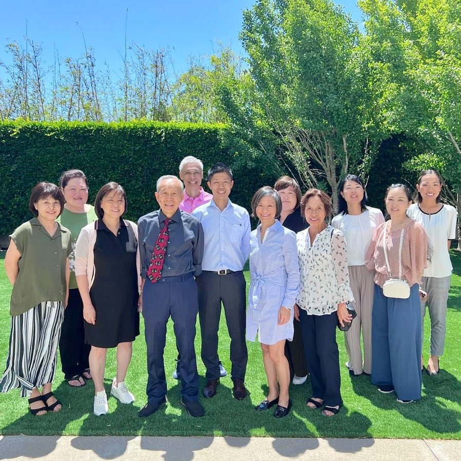 🇺🇸🇨🇦
A group photo of abacus teachers belong to North America abacus league.  Our abacus league 