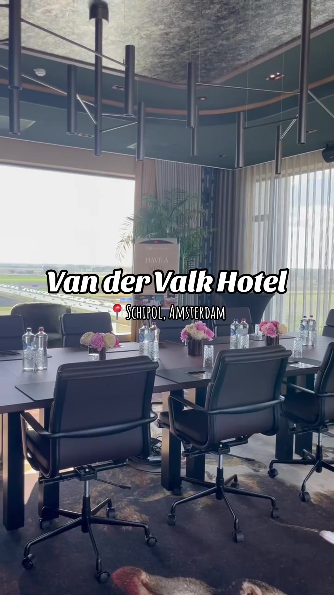 Come with us to visit the beautiful Van der Valk Schipol in Amsterdam🌷🇳🇱 We love the spaces on of