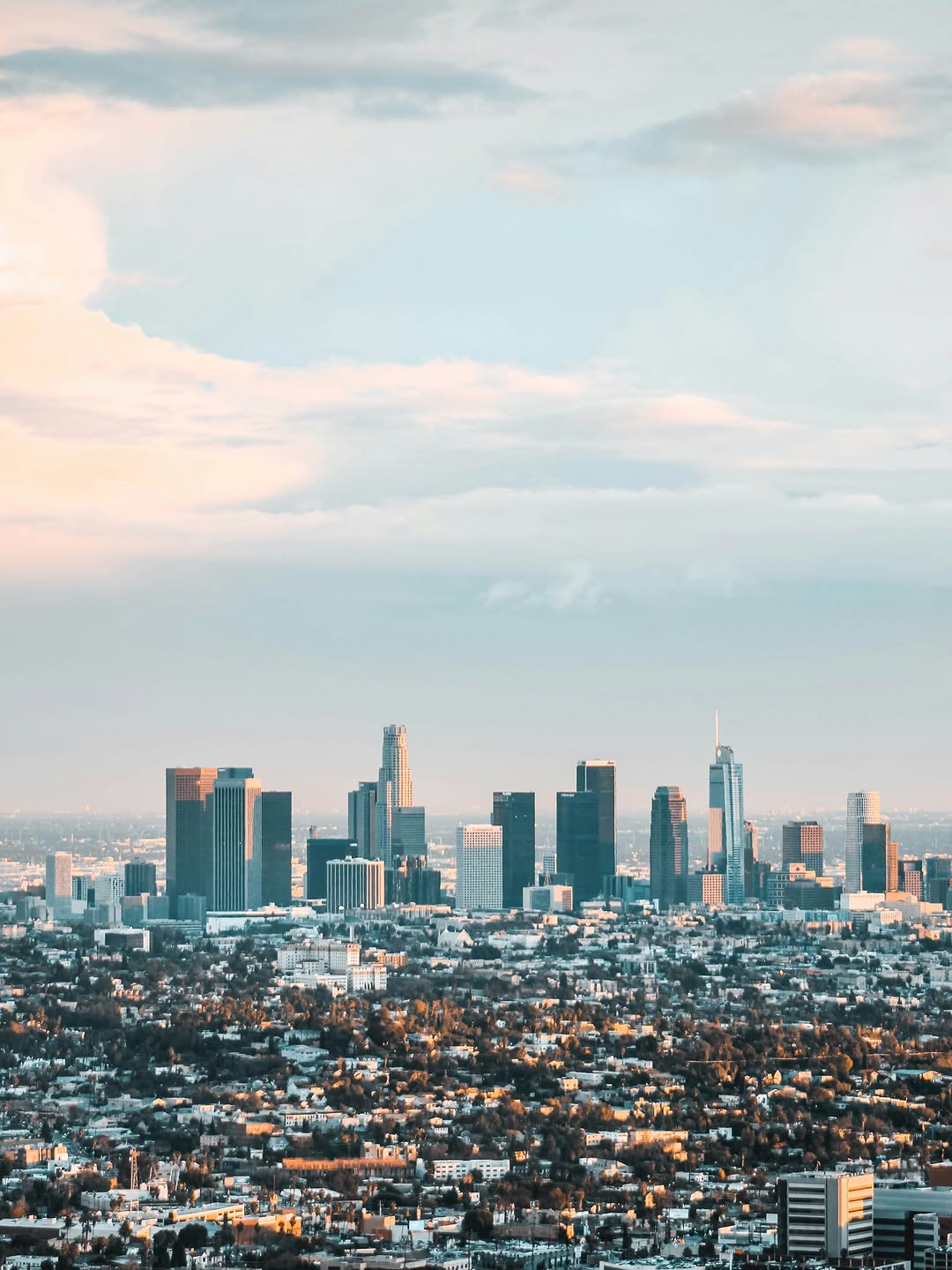 Los Angeles, the land of dreams, golden light, and endless views 🌆✨ Stay close to it all from Hilto