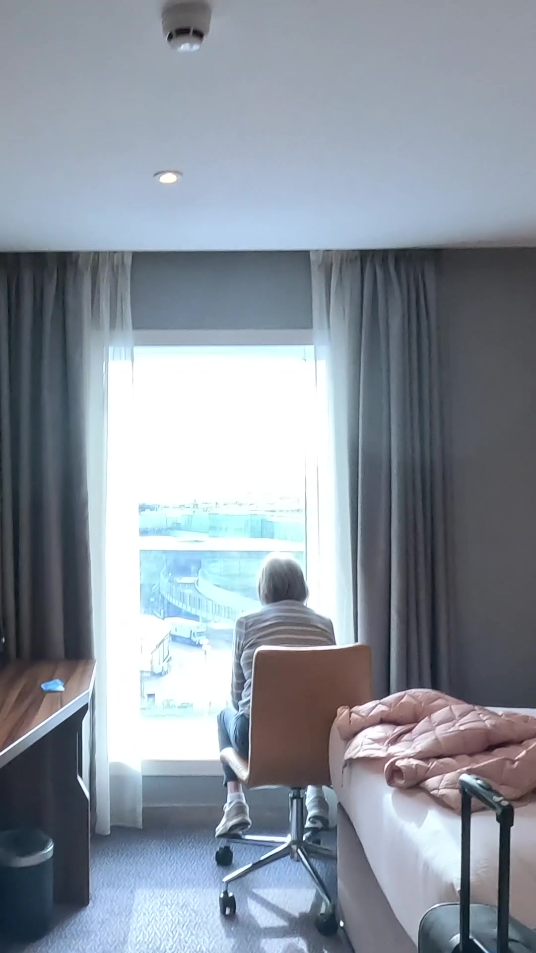 ✈️ Hilton Garden Inn Heathrow Airport Room Tour 🏨 | Best Airport Hotel Stay in London!

Welcome to 