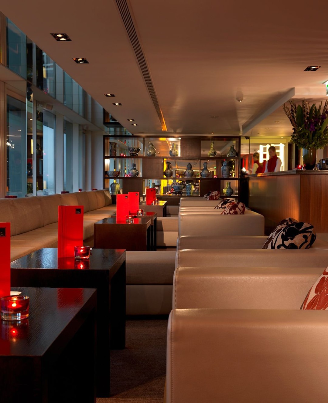 10 floors up with stunning views over London 🏙️⁠
⁠
Who’s joining at the bar for a drink? 🥂⁠
⁠
⁠
#b