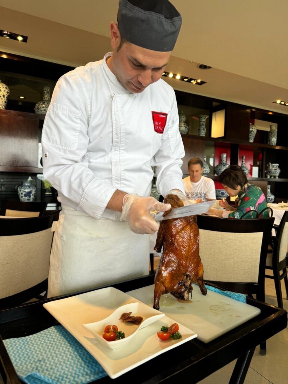 #madridespaña Minjiang Chinese Restaurant on the top floor of the Royal Garden Hotel in London, wher