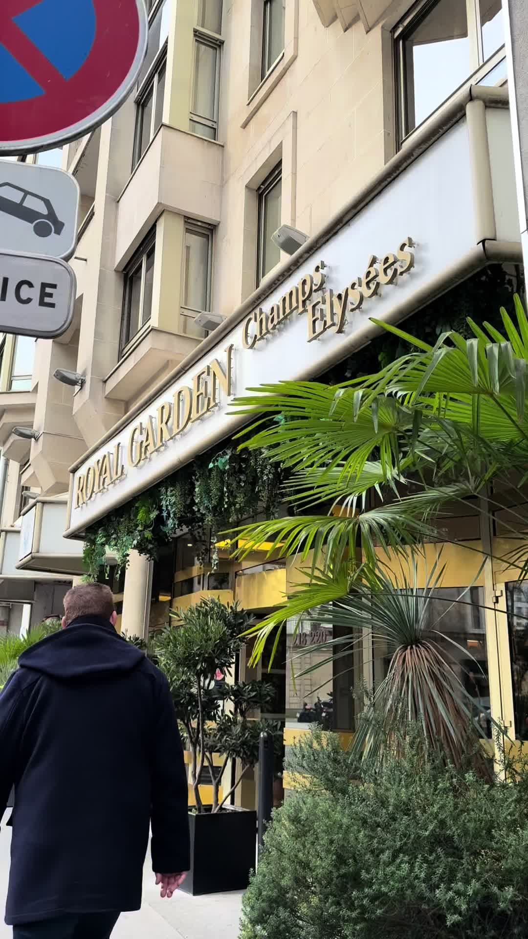 📍royal garden champs elysées
 
save this for your next trip to paris!! 

this beautiful hotel is ju