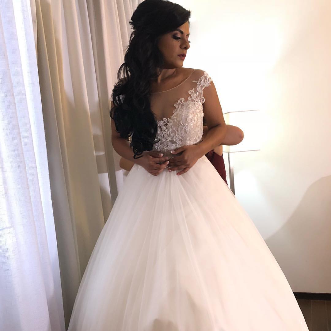 Día muuuuuy largo 😅 pero felices con lo que hacemos- 12 horas seguidas 💍💄👰🏻👸🏻
#bridesproyecto