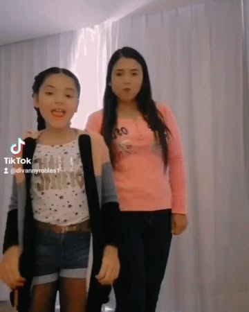 Vallan a seguirme en tik tok.... Gracias mami por apoyarme en todo. #divannyrobles #cdmexico🇲🇽 #la