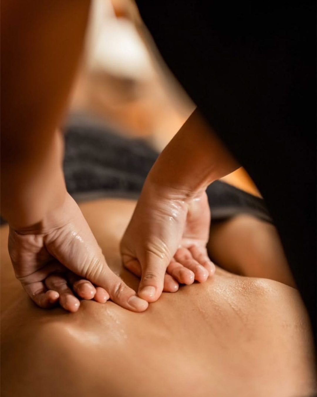 Need an hour that’s just for you? 

Hotel guests can enjoy a 60-minute full-body and scalp massage a