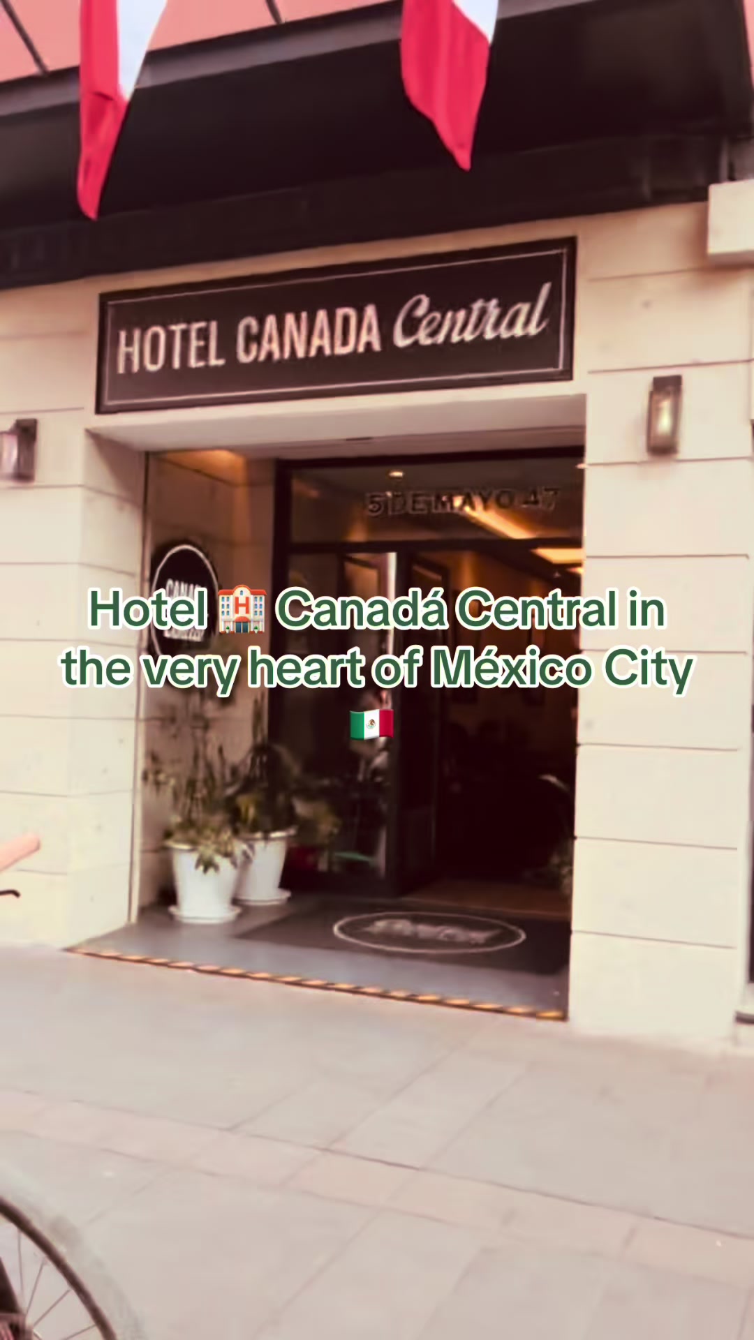 Hotel 🏨 Canadá Central in Mexico City 🇲🇽 great place to stay not expensive at all. Incredible con