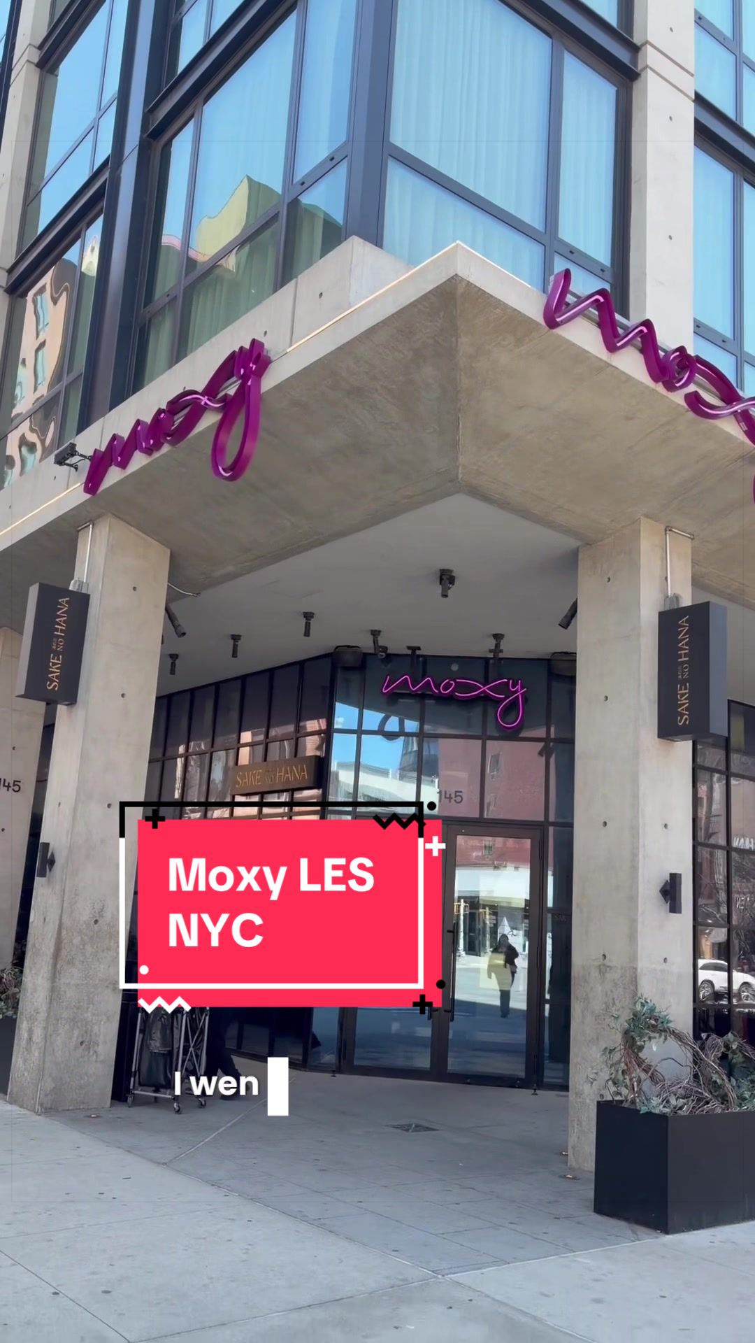 I love staying at the @Moxy Hotels. This was the location on the Lower East Side and had amazing bar