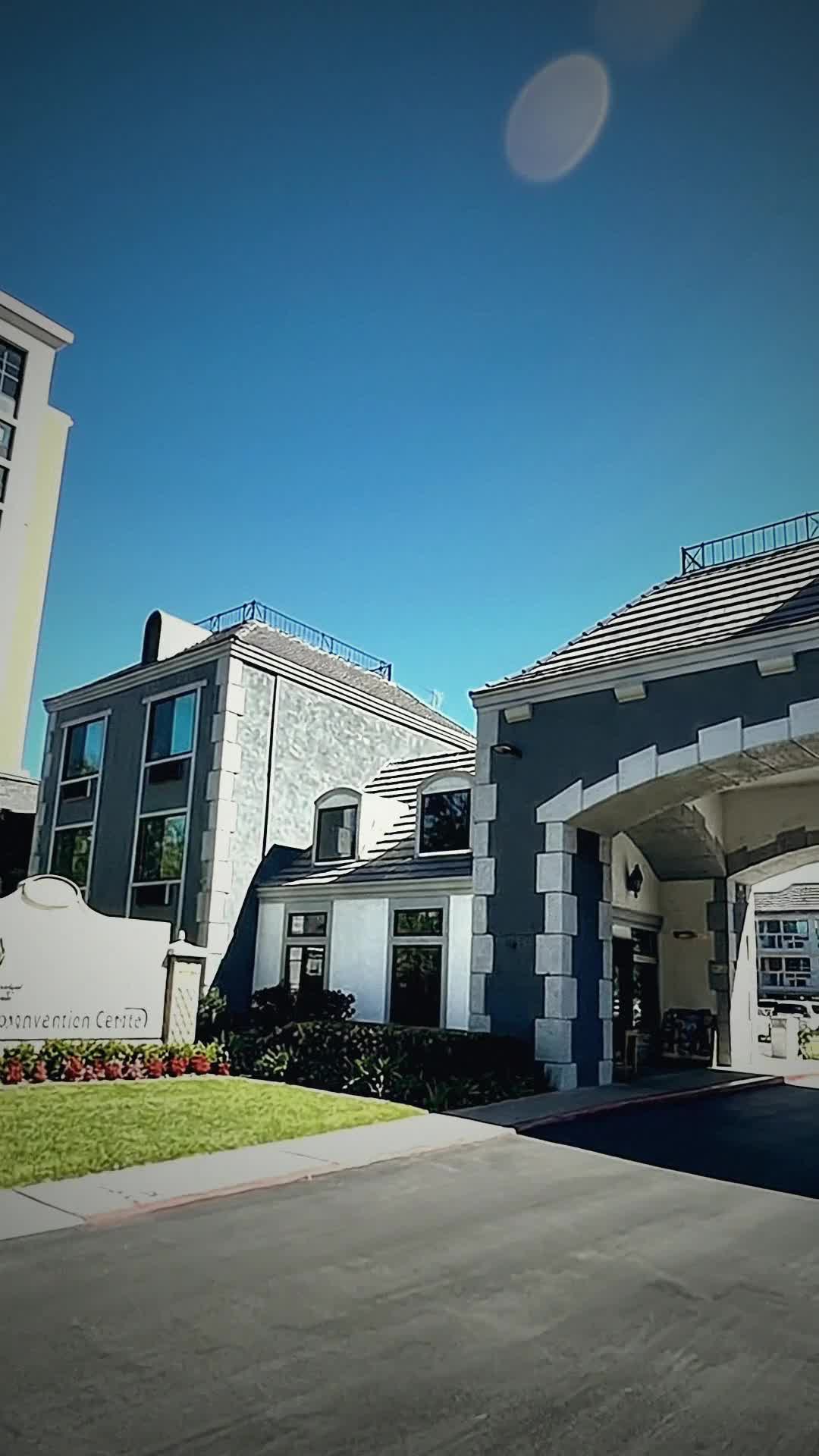 RAMADA BY WYNDHAM ANAHEIM CONVENTION CENTER, but make it a film 🎞️ #travel #hotel #Anaheim #RamadaB