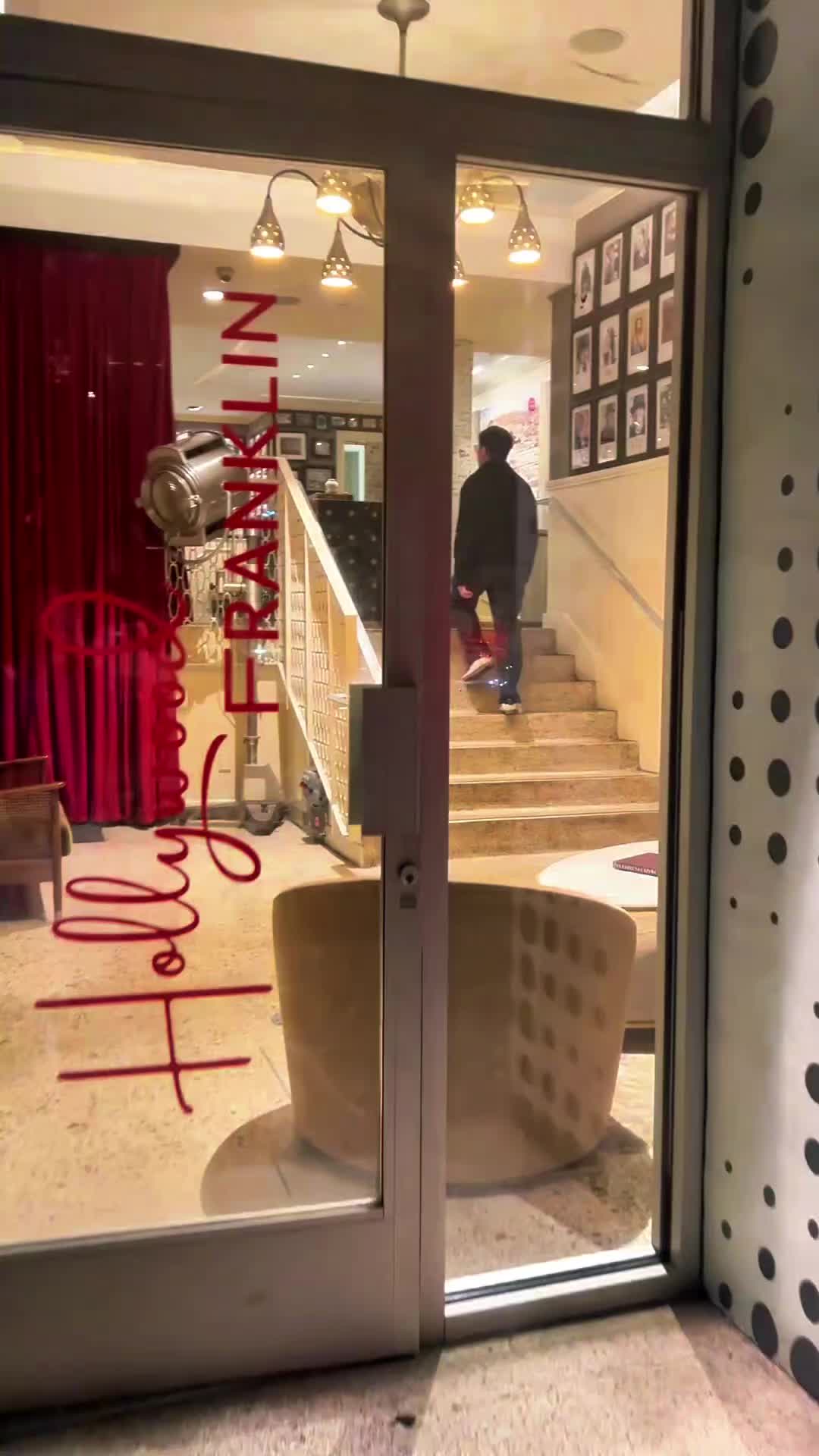 ¿Un hotel a minutos de Universal Studios pero con precio de barrio? Así es The Hollywood Franklin Ho
