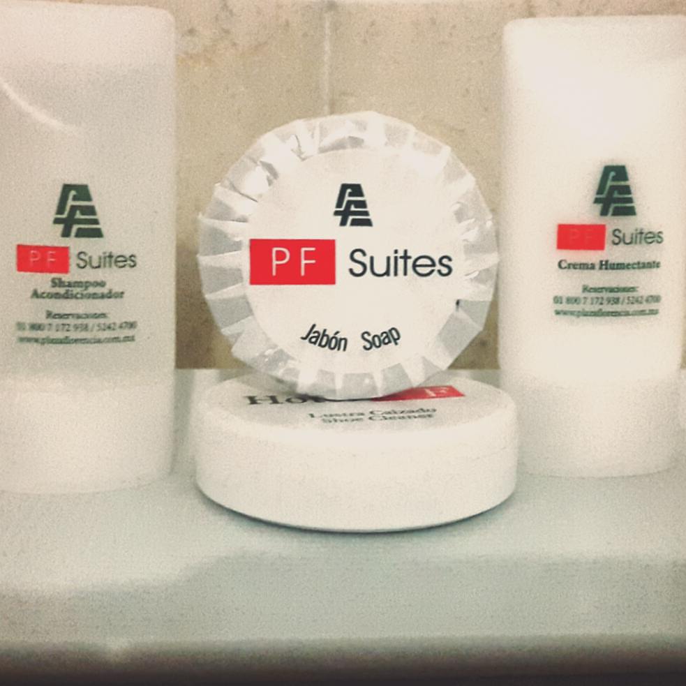 Amenidades que encontrarán en sus suites. #hotelsuitespf #amenidades #shampoo #soap #bathroom #showe