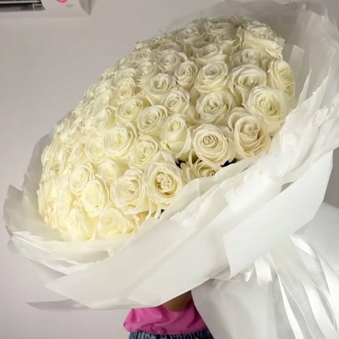 Flower delivery  to Barcelona #WBarcelona #MandarinOrientalBarcelona #ElPalaceBarcelona #HotelArtsBa