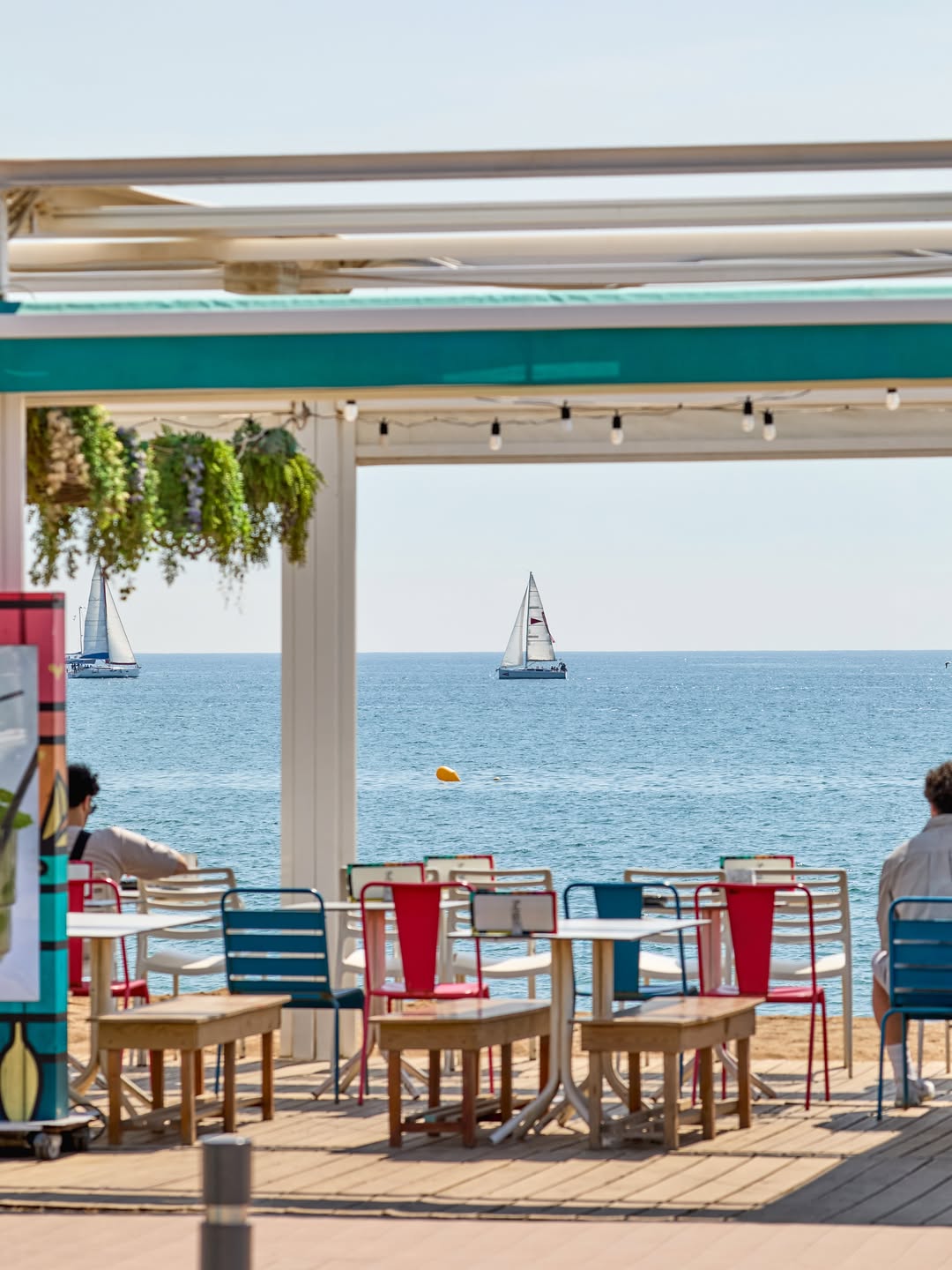 A Mediterranean state of mind, shaped by Barcelona and the sea.

#HotelArtsBarcelona
