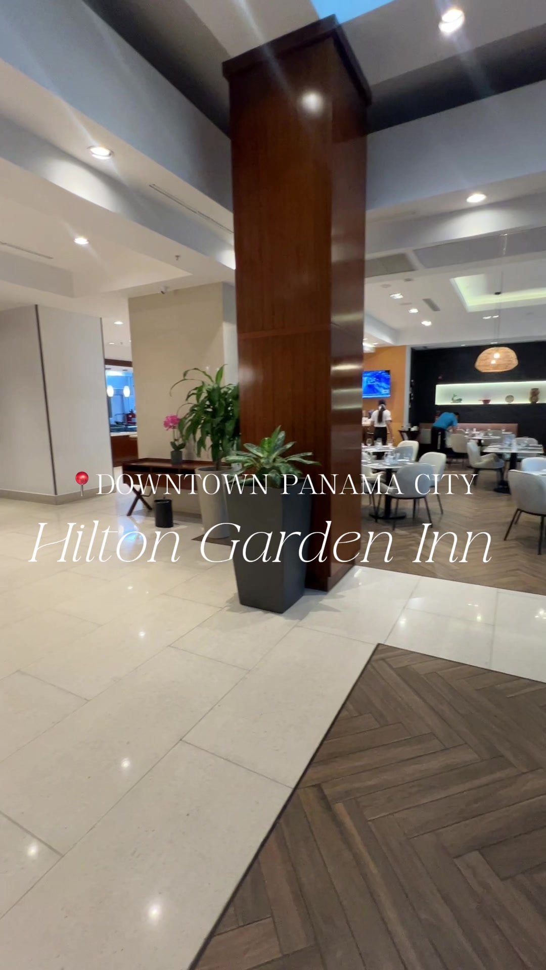 Budget friendly hotel en panamaaaa 😝🇵🇦 #traveltiktok #panama🇵🇦  #hiltongardeninn #fyp