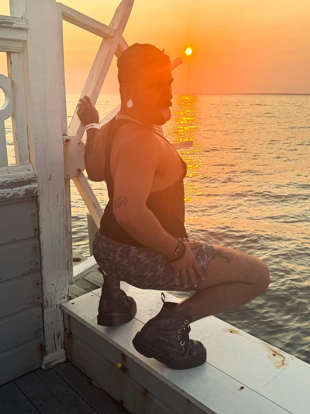 I love a beautiful sunset

#fireIsland #sunset #ficherrygrove #thebelvedere #thebelvederehotel  #che